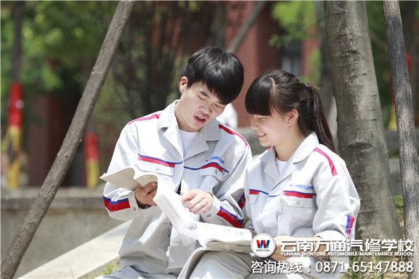  學(xué)汽修難不難，到那學(xué)比較好？—云南萬(wàn)通汽修學(xué)校