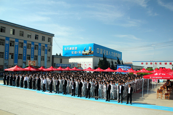 云南萬通汽修學校校園招聘會_副本.jpg