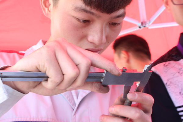 云南萬通學子參加技能比賽.jpg