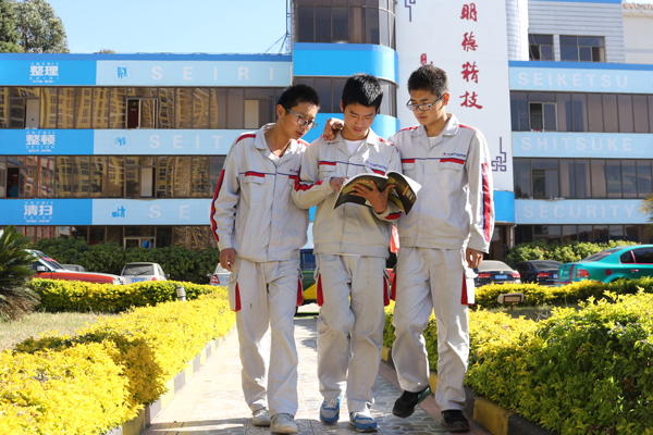 學知識，互幫互助齊解惑.jpg