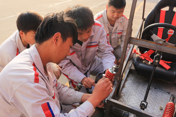 自己動手造車，大寫的帥.jpg