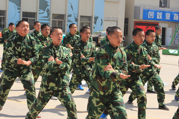 云南萬通三教三訓之軍訓.jpg