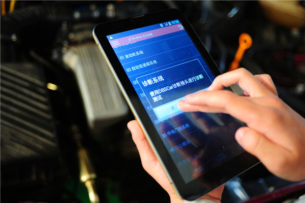 電腦操作無需動手.jpg