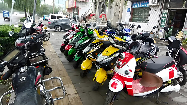 云南萬(wàn)通2025年電動(dòng)車摩托車維修班技師班專業(yè)招生簡(jiǎn)章