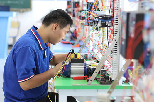 學(xué)電工PLC技術(shù)有前景嗎？云南電工PLC培訓(xùn)學(xué)校怎么樣？