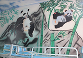 學(xué)生們團(tuán)隊(duì)合作，用自己的雙手打造出一個(gè)個(gè)精美的宿舍，成為云南萬(wàn)通汽修學(xué)校的一道亮麗景點(diǎn)