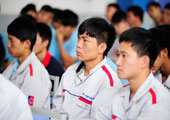 圖為現場同學們正認真聽就業講座