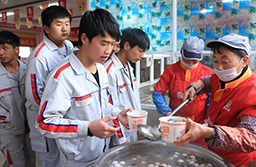 終于可以大吃一頓了。